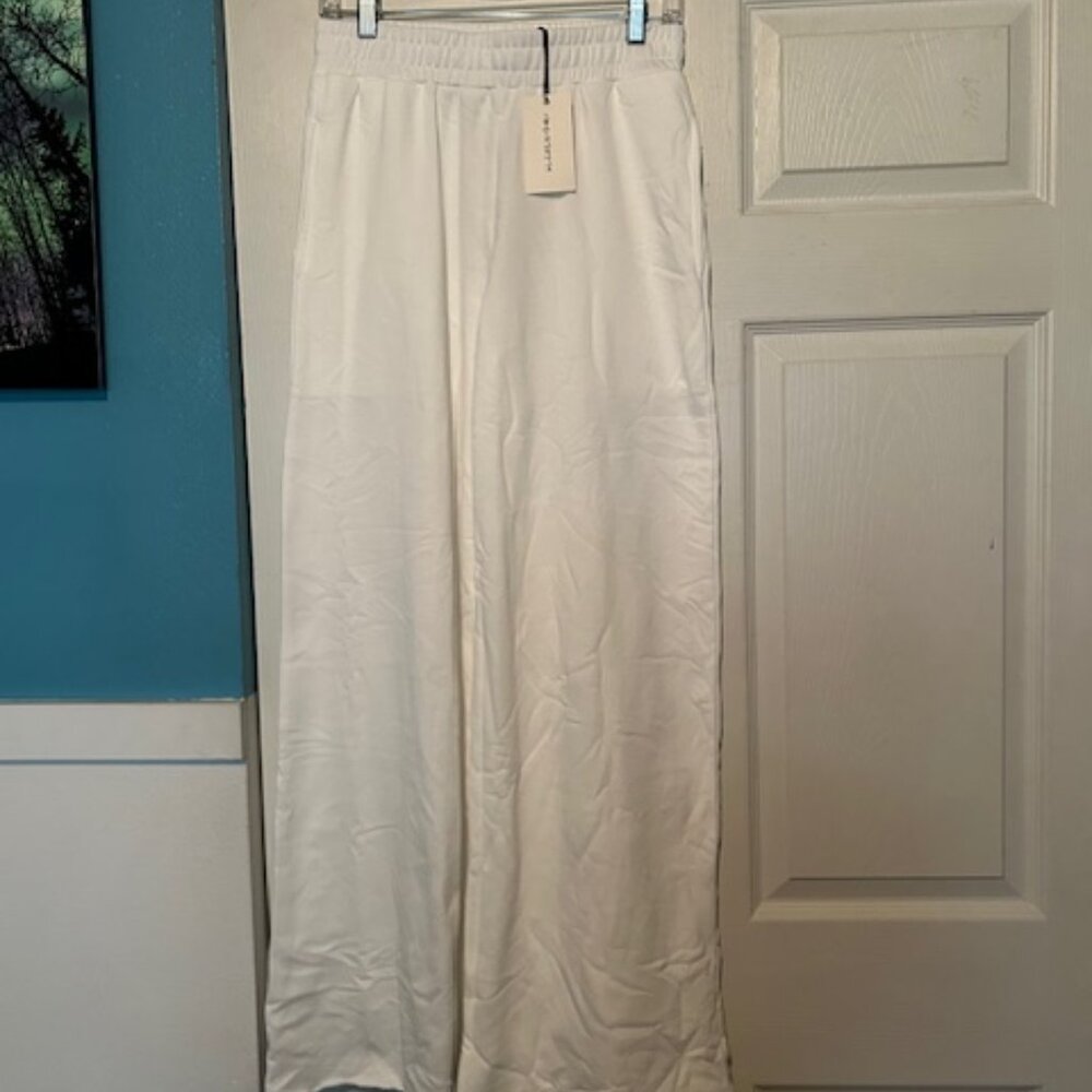 NWT mimosa White Wide-Legged Pants - Size M